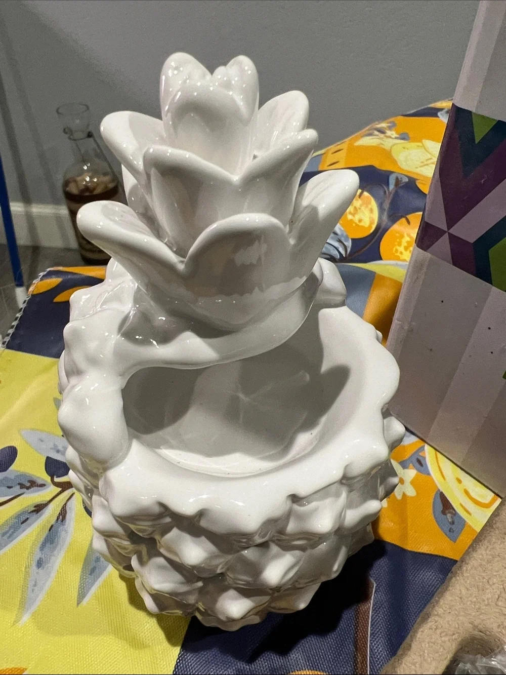 Scentsy White Ceramic Pineapple Warmer